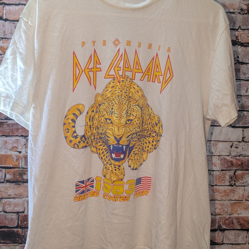 Def Leppard Pyromania Graphic T-Shirt